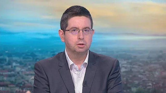 Петър Чобанов прави мозъчен тръст срещу кризата
