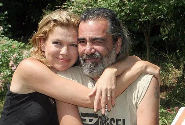 Слабаков и Ернестина имали 5 сватби