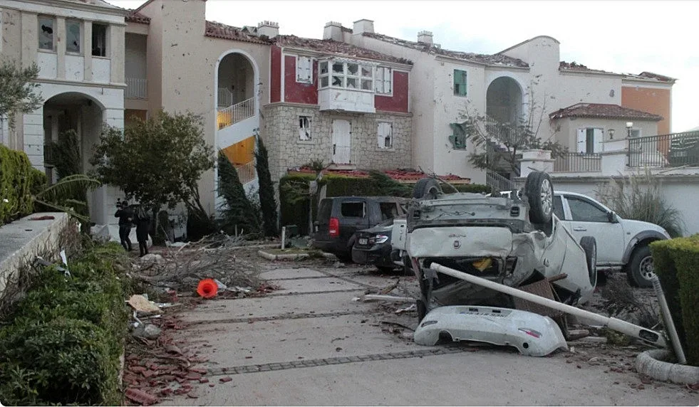 Много ранени от смерч в Турция