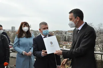 Признание за работата си от кмета получи персонала в КОЦ-Бургас
