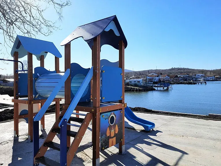 Изгражда се нова атракция до Ченгене скеле