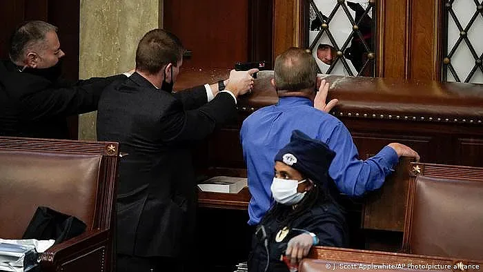 Неизлъчвани кадри от щурма на Капитолия /ВИДЕО/