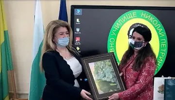 Херо Мустафа посети ямболско училище