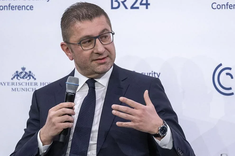 Мицкоски заговори за среща с България