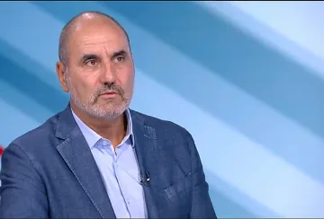 Цветанов първи на опашката пред ЦИК