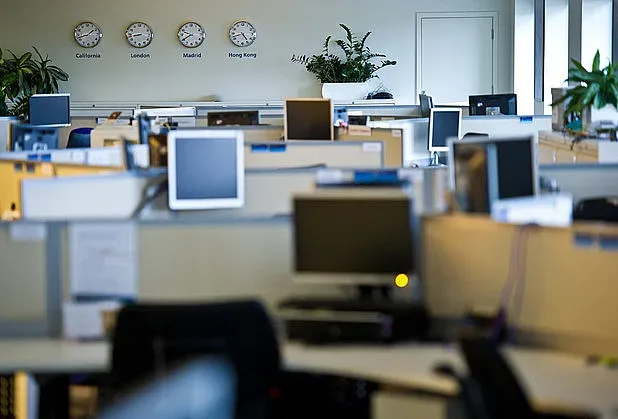 Март – нова вълна на опразване на офиси