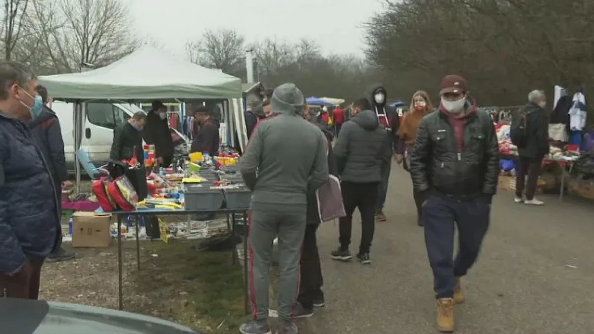 12 000 на пазар Димитровград. Газят мерките