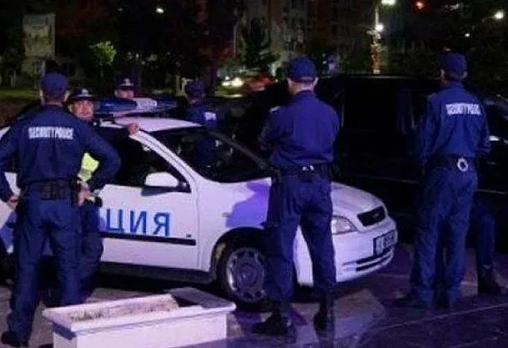 Екшън: Купонджии се барикадираха в ресторант