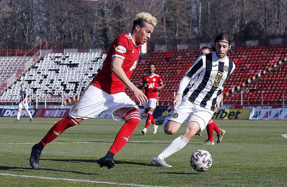 ЦСКА бие, Кайседо дебютира с гол