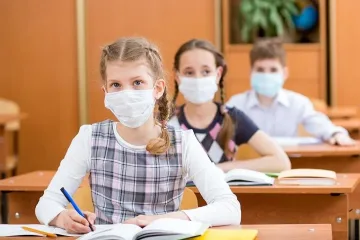 Кога учениците свалят маските