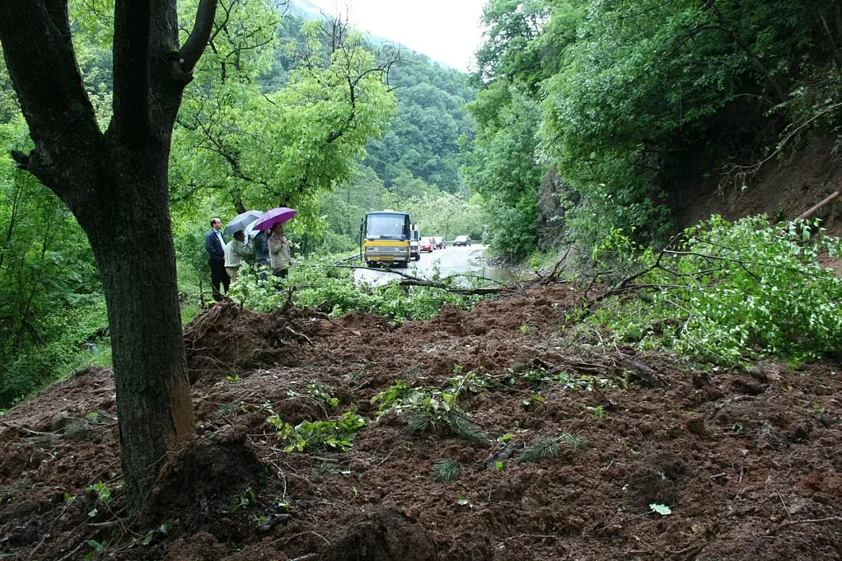 Защо побесняха свлачищата