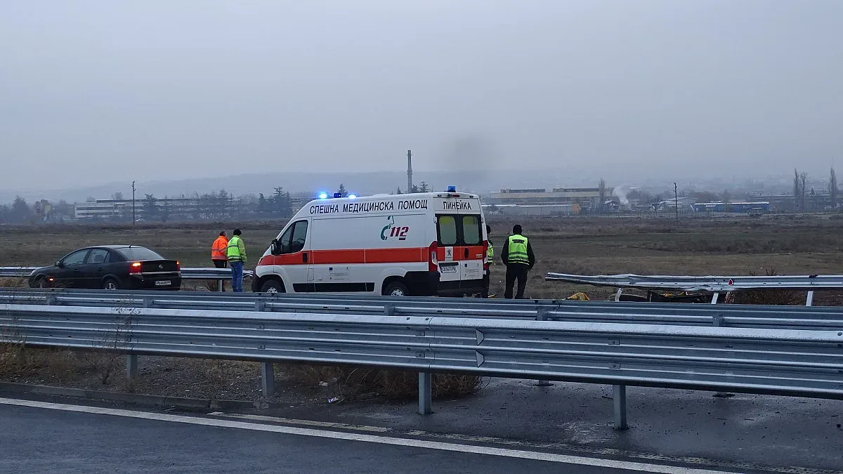 Зловещо меле с 10 коли на "Струма". Има ранени