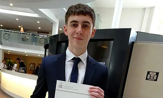 Момче излезе от 10-месечна кома, не знае за Covid