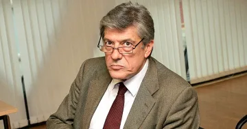 Радев прави паралелна предизборна кампания