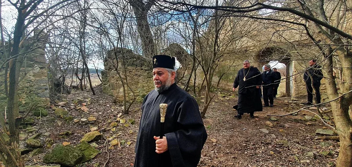 Павел баня празнува:курбан за здраве и Пирин фолк