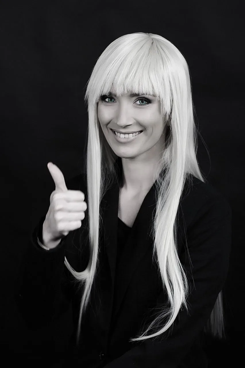 Това е изкуствената Гала. Говори български