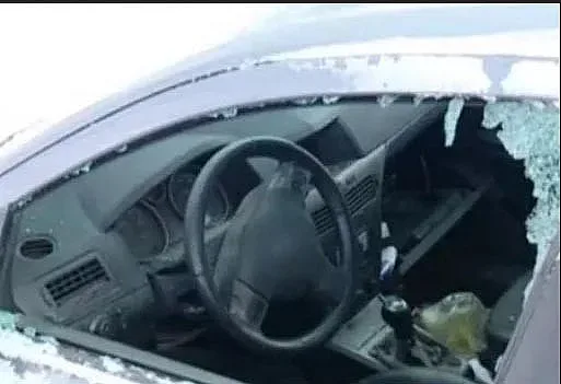 Няма да повярвате какво свиха от коли в преспите