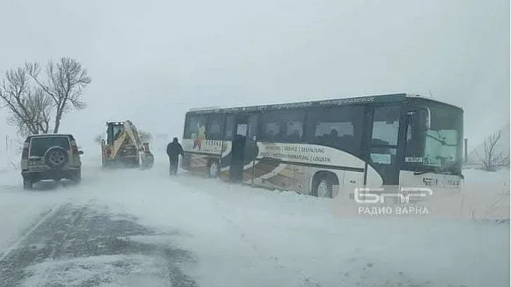 Валежите спират, но студът остава