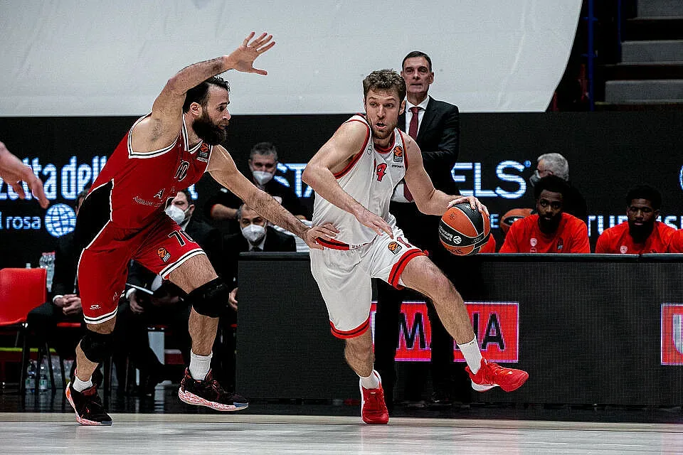 Везенков с първи дабъл-дабъл" в Евролигата