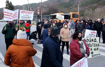 Протест блокира пътя към Самоков