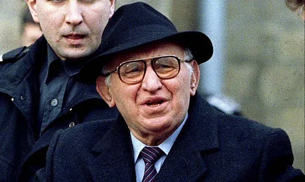 Сватбата на прехода! Правнучката на Тато показа мъжа си