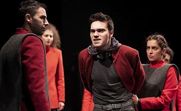 Гледаме бой по Шекспир в НАТФИЗ