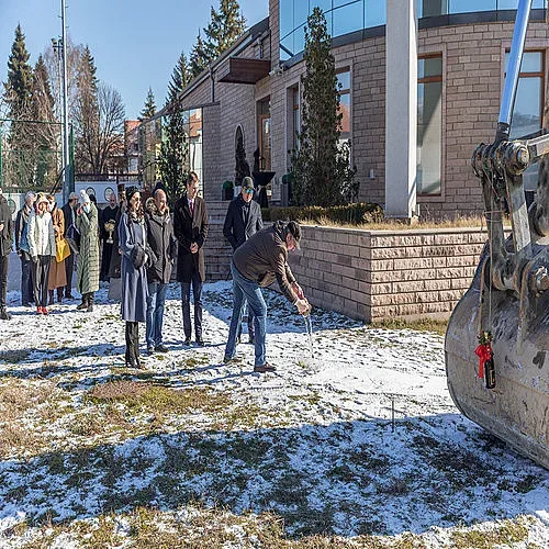 Влагат 7 млн. лв. в нова хотелска част на „Каменград“