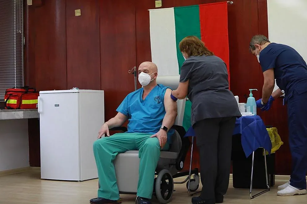 Ваксинират ни след работа