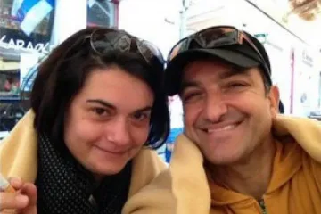 Жената на Зуека пърпори с нов мини купър