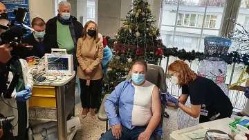 Ето първият, ваксиниран повторно у нас