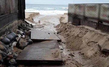 Ужас! Стихията отнесе прочути плажове в Созопол