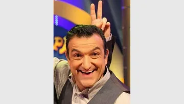 Зуека оправи зъбите си, закъса го с кръста