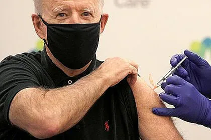 Байдън ваксиниран с повторната доза от Пфайзер