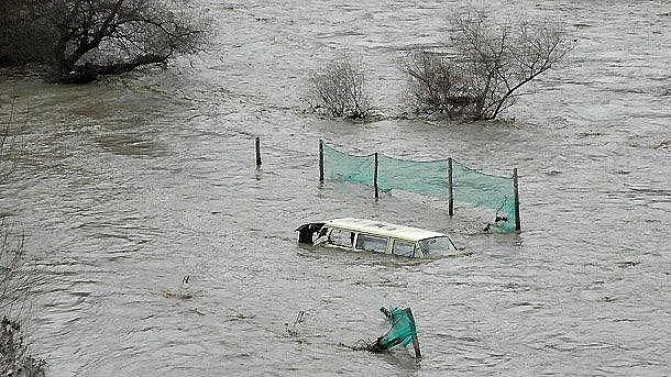 Бедствия, евакуират хора в Нови Искър