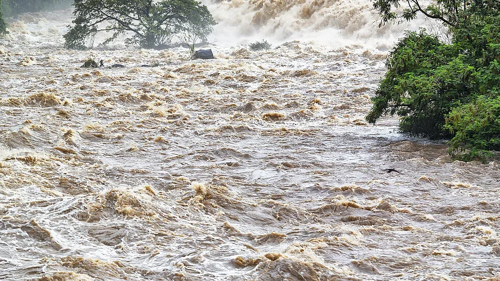 Опасно високи нива на р. Искър