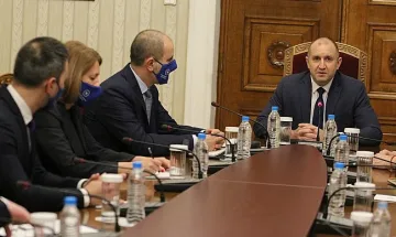 Цветанов отиде при Радев, за да мъсти на МВР