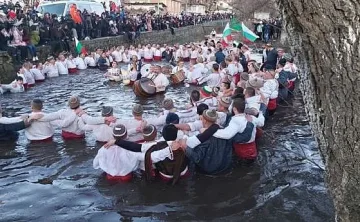 Оправдаха кмета на Калофер за мъжкото хоро