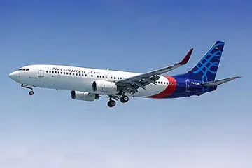 Boeing 737-500 изчезна от радара, падна във водата