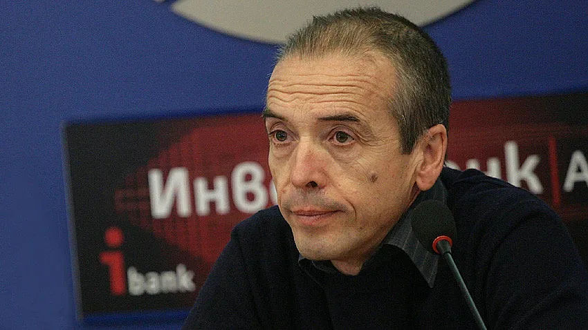 Карък - доцент Мангъров блъсна пешеходец