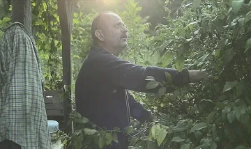 Филип Трифонов – луд за пенсия в "Умно село"