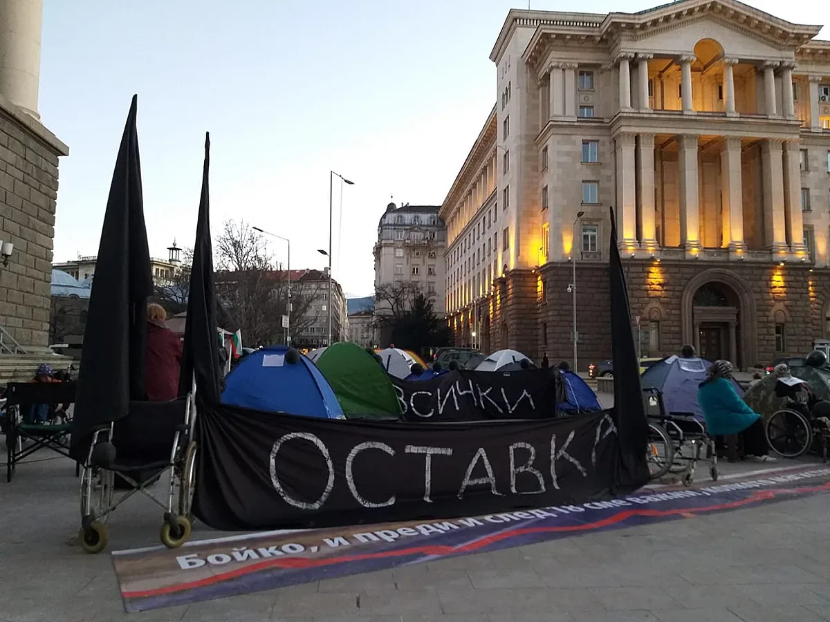 "Системата ни убива": Не подкрепяме партии