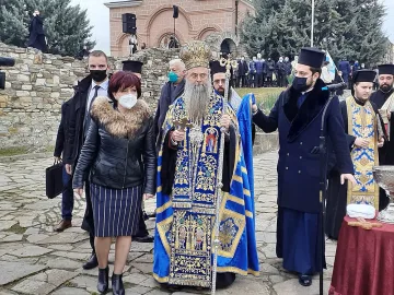 Дядо Николай освети бойните знамена в Кърджали