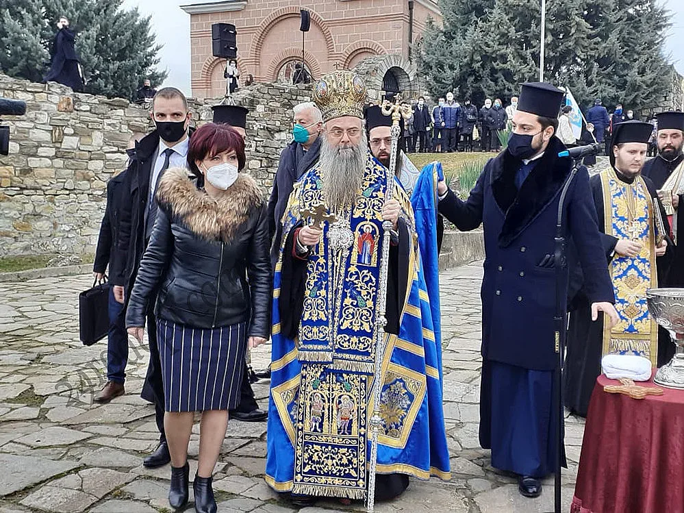 Дядо Николай освети бойните знамена в Кърджали