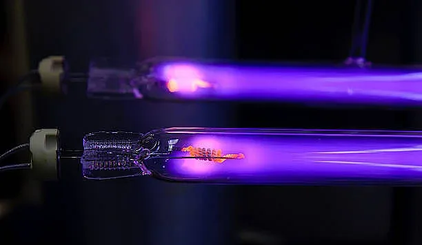 Тежки изгаряния на деца от UV лампа в училище