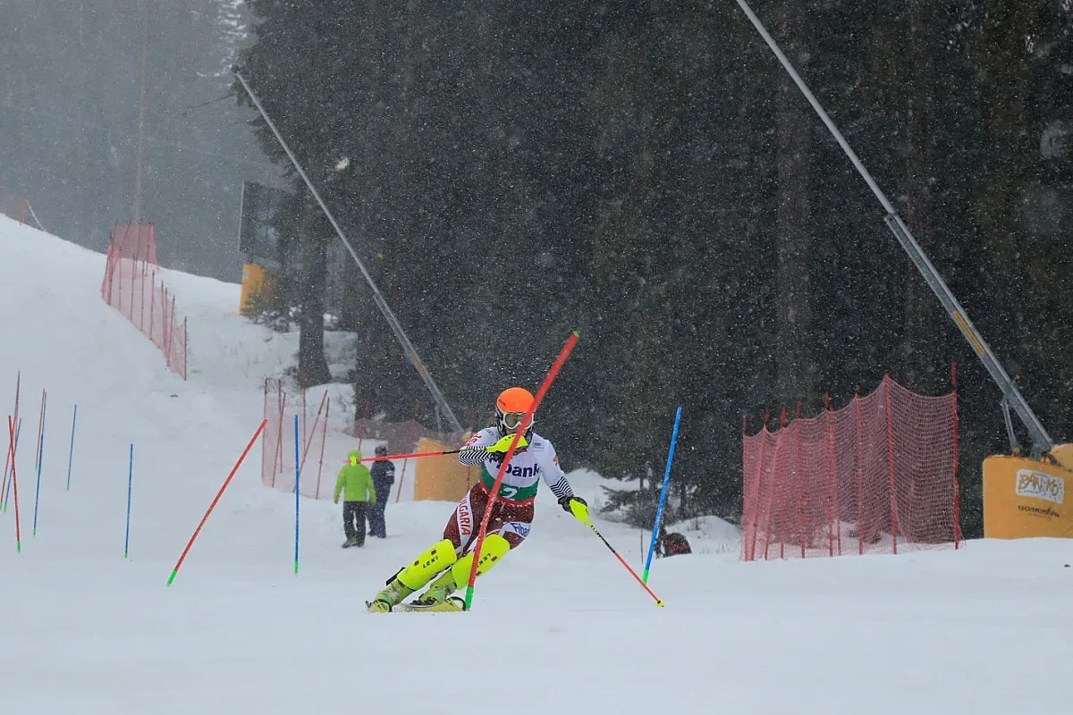 Юлия и Калин Златкови с победи за ФИС