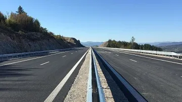 Ад на "Хемус", хвърчи ламарина