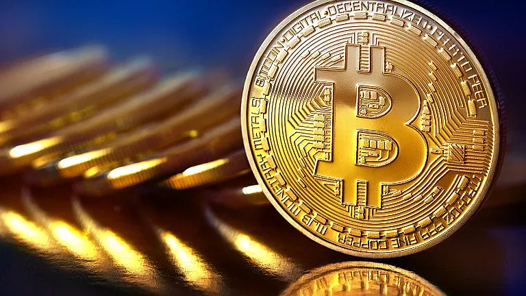 Биткойнът отново гони 50 000 долара
