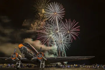Новогодишни салюти на косъм да свалят 4 самолета