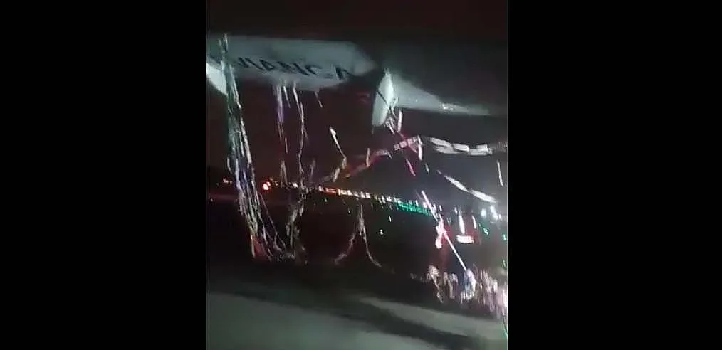 Украса за ЧНГ едва не свали самолет /ВИДЕО/