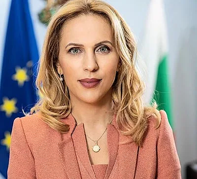 Марияна Николова: Да бъдем благодарни за уроците